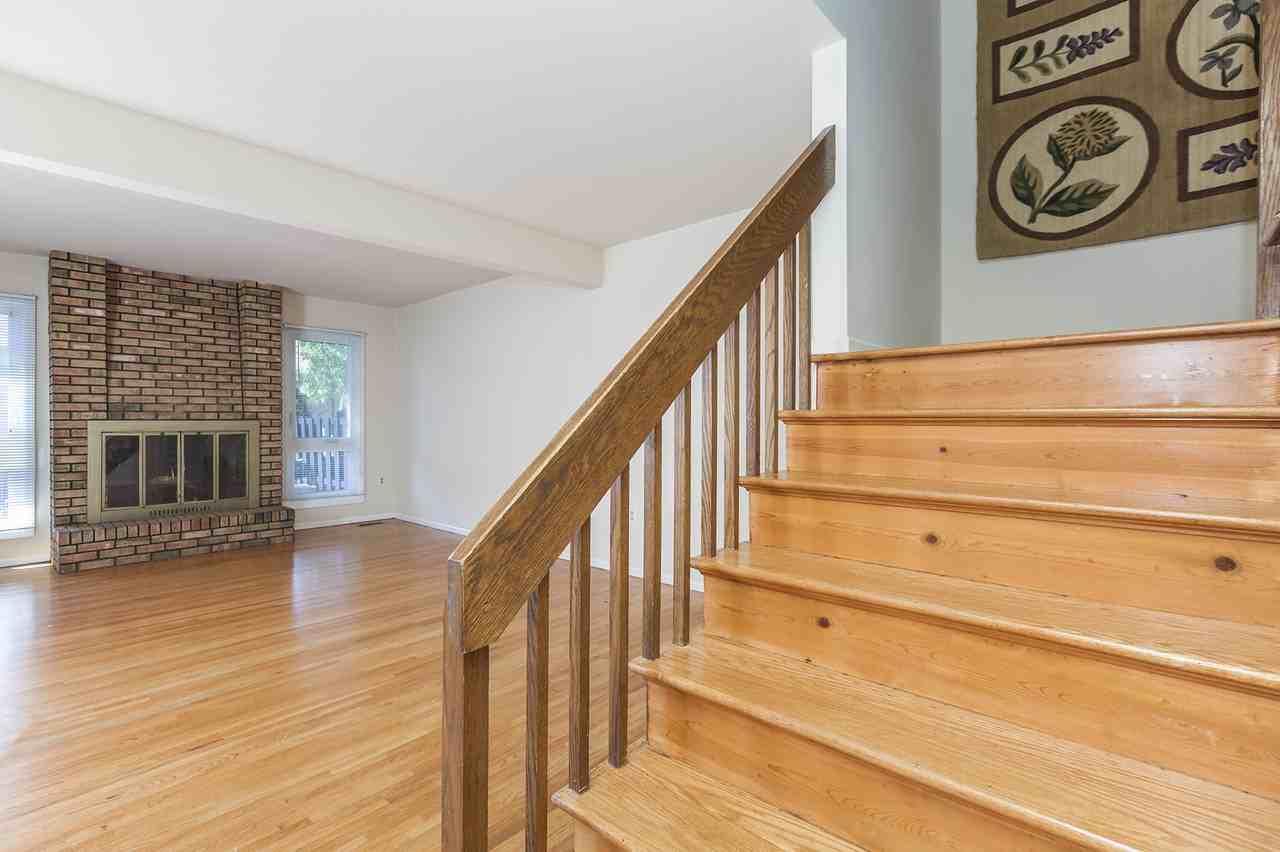 127 Willowbrook Dr - Photo 3 of 27