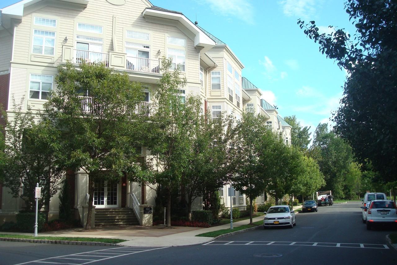 3215 Leeward Dr - Photo 3 of 30