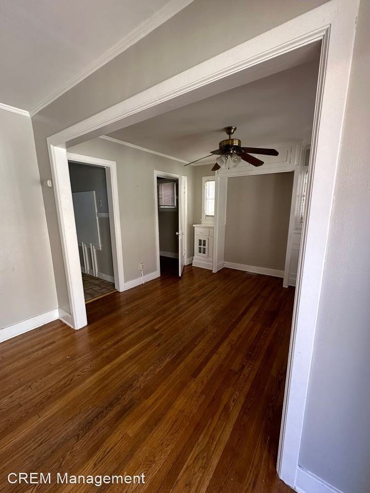 1967 N vermont Ave - Photo 3 of 9