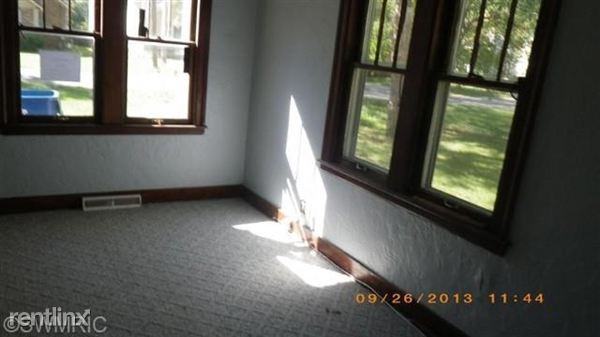 3311 Miami Ave - Photo 3 of 3