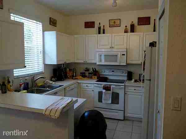 12435 SW 125th St - Photo 3 of 10