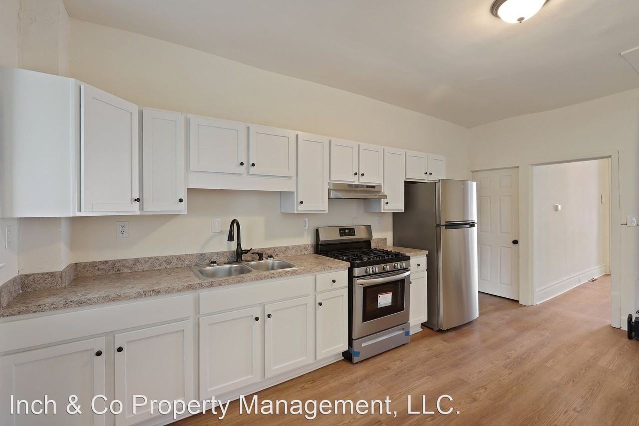 1325 Berryhill St - Photo 2 of 17