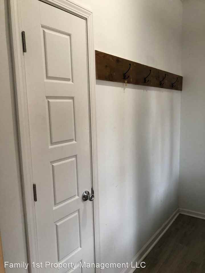 207 S. Porter St, Winchester, TN Apartment B - Photo 3 of 13