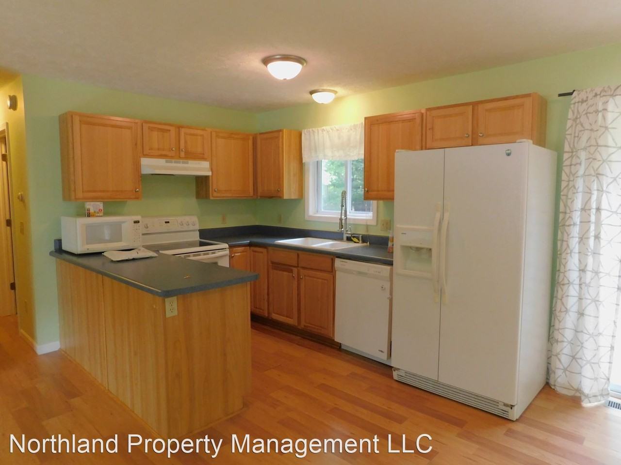 2815 Artist Ave - Photo 2 of 15