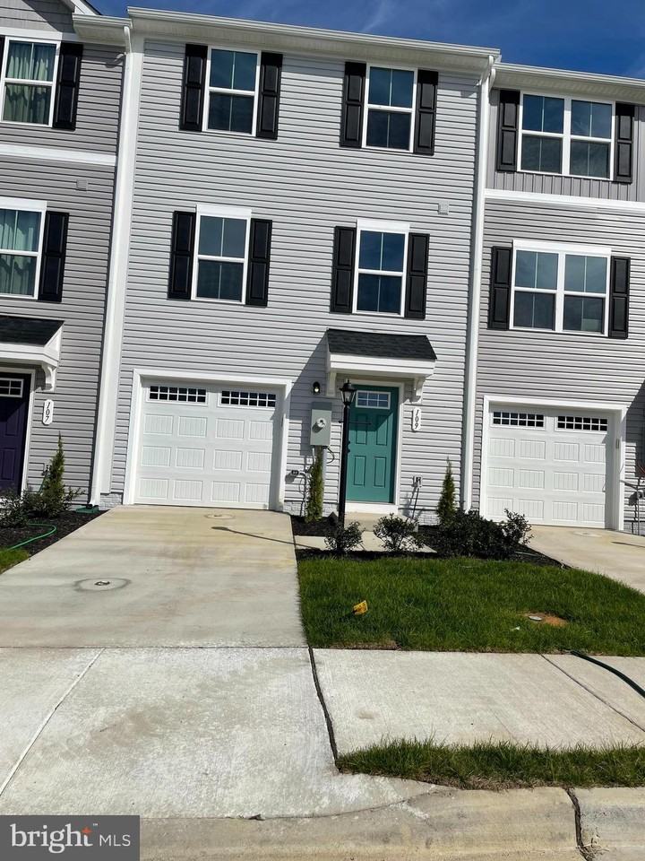 109 Kensington Cir - Photo 2 of 11