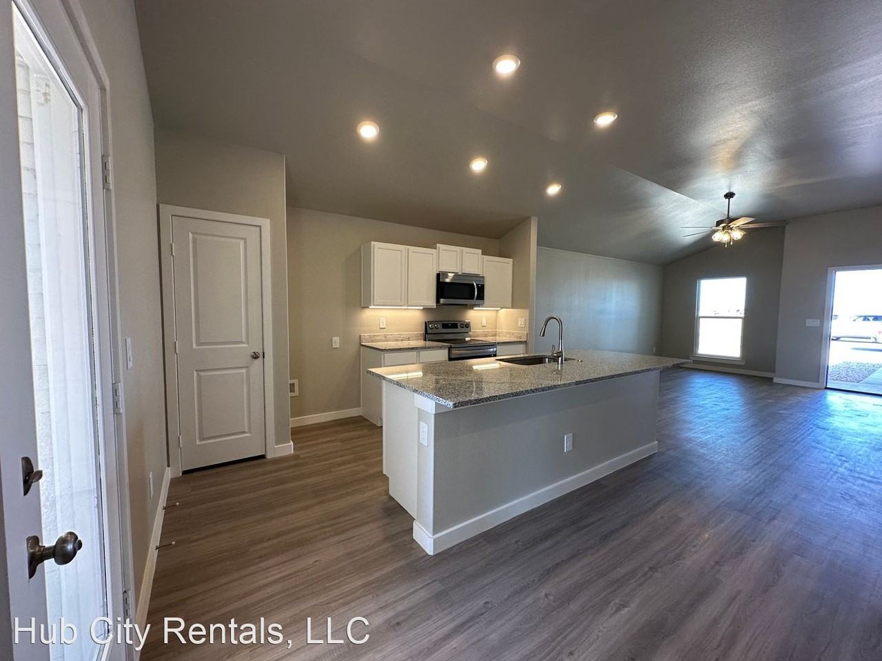 1909 133rd St - Photo 3 of 11