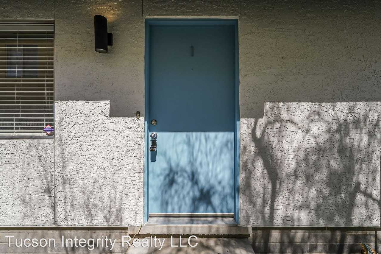 816 E. 10th St. & 815 E. Hughes St. - Photo 3 of 25