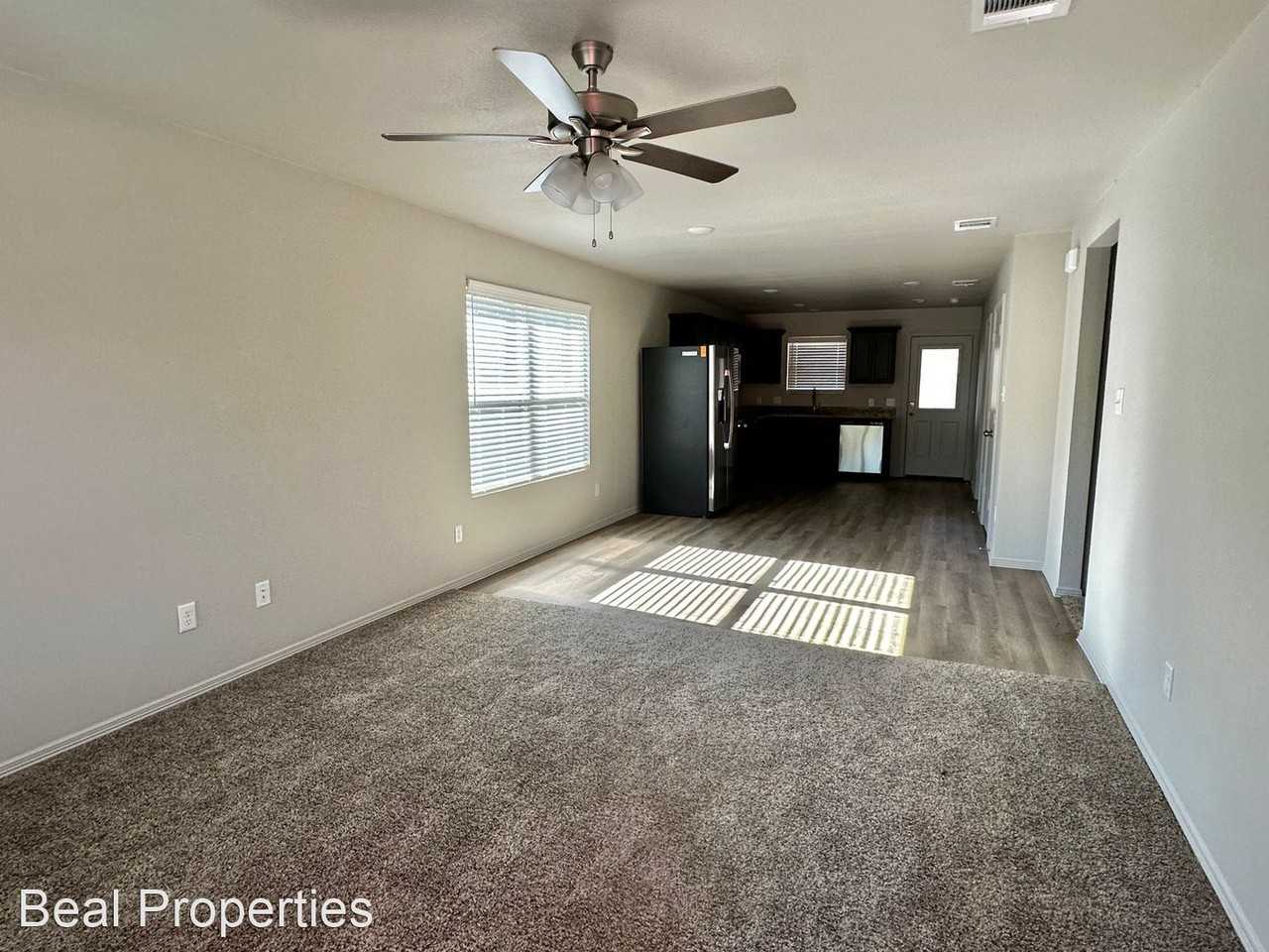 904 3rd St - Photo 3 of 26