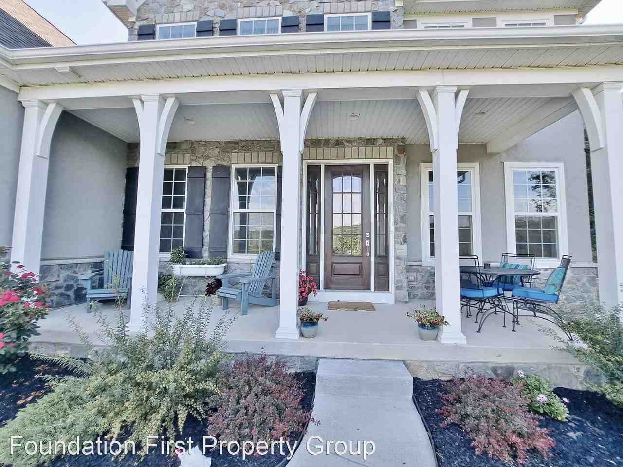 600 Country Club Trl - Photo 2 of 50