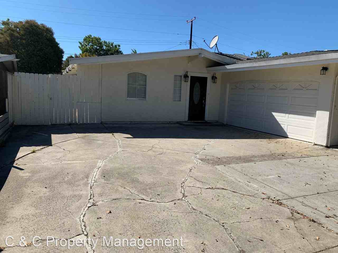 1262 Sandia Ave - Photo 2 of 30