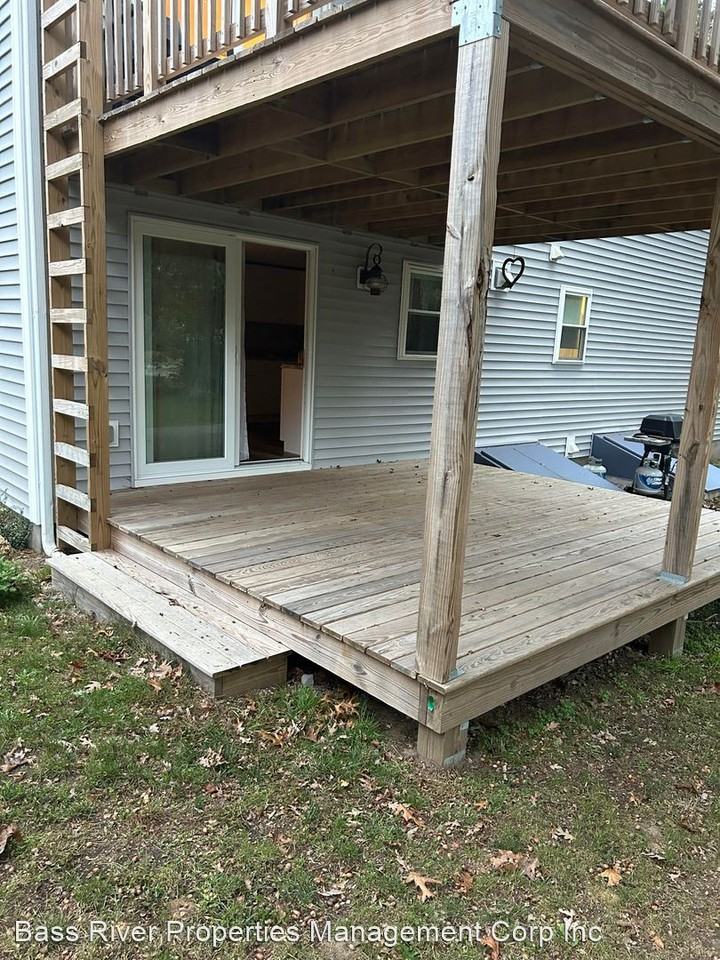 19 Tracy Ln - Photo 2 of 7
