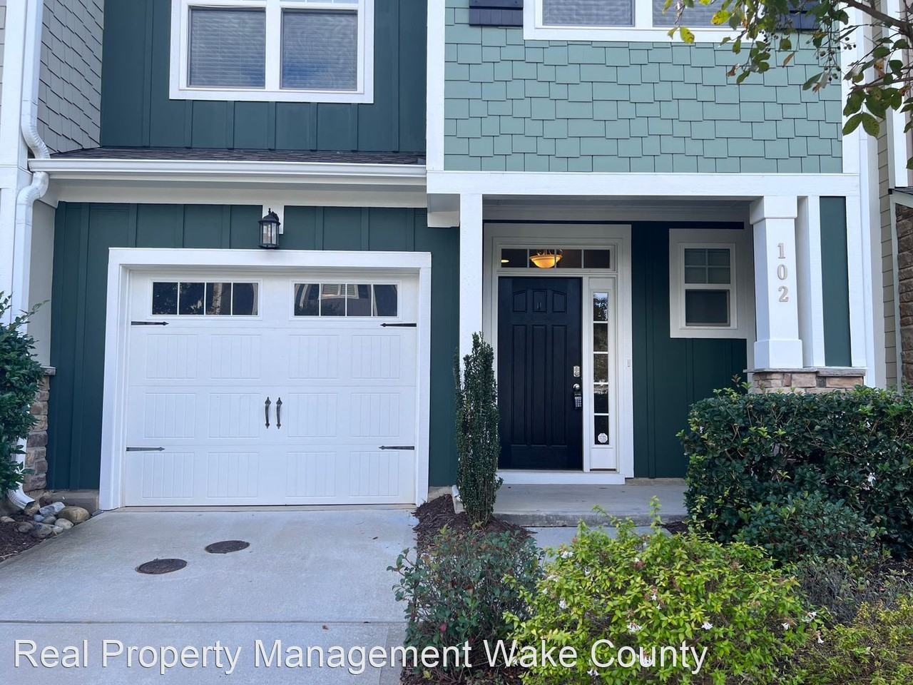 102 Hundred Oaks Ln - Photo 2 of 38