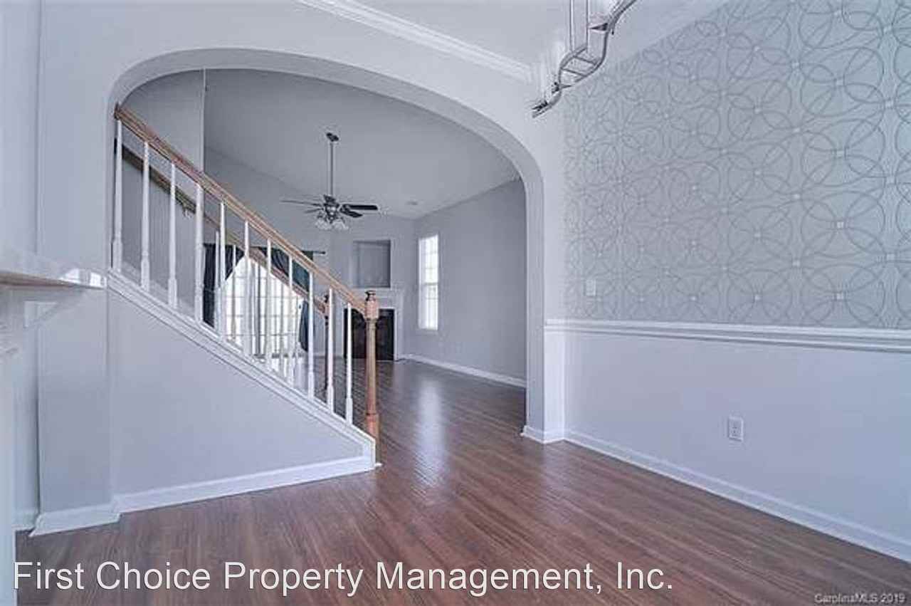 215 Dawn Mist Ln - Photo 2 of 15