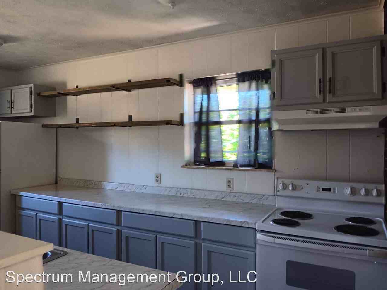 228 Gatewood Rd - Photo 3 of 8