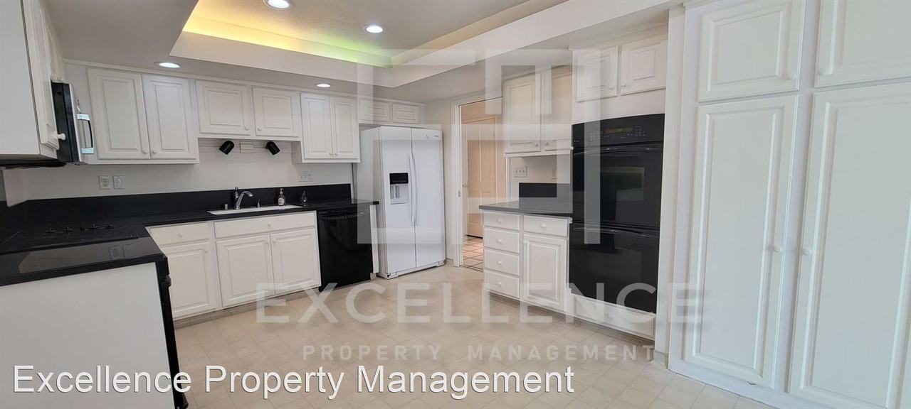 157 El Pinar - Photo 2 of 22
