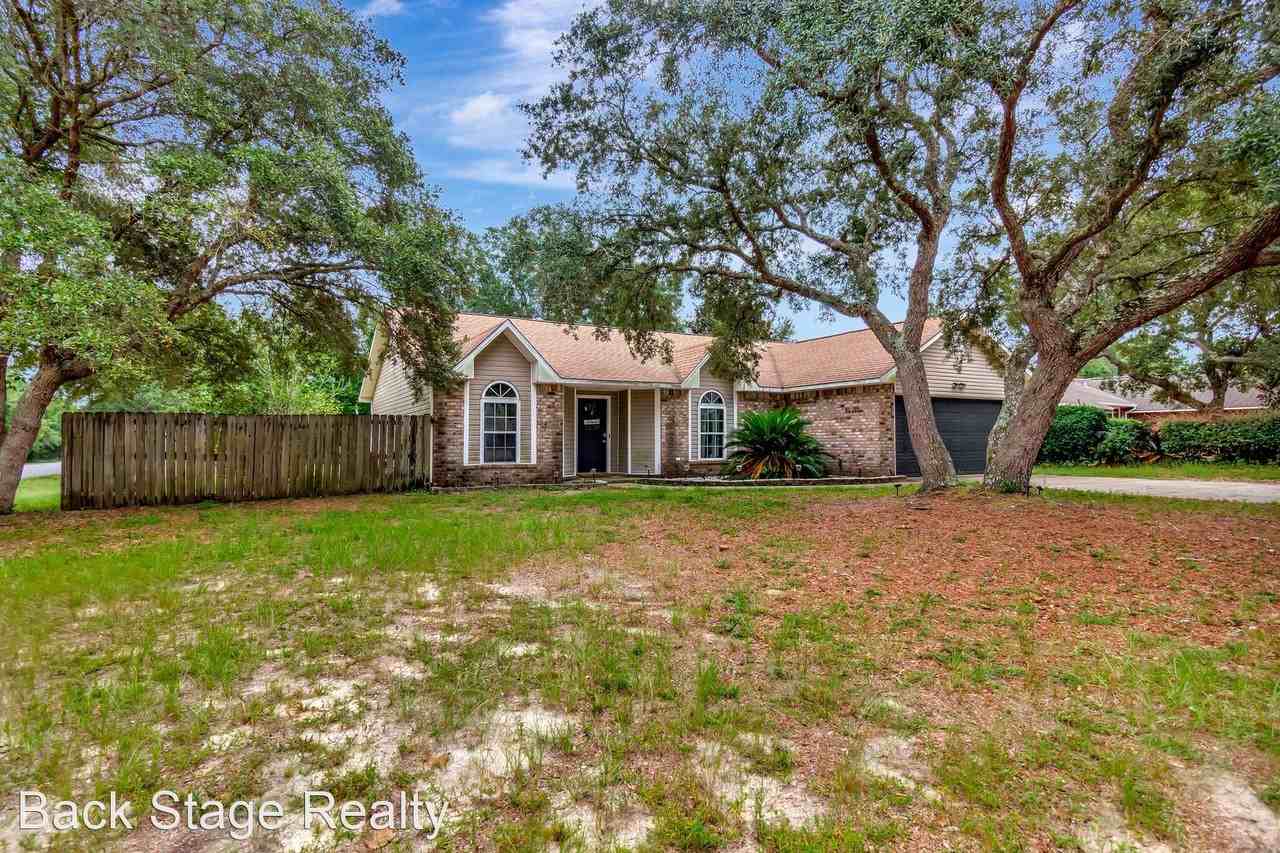 2738 Beacon Ct - Photo 2 of 29