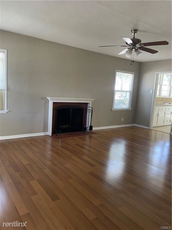558 N Vermont Ave - Photo 2 of 10