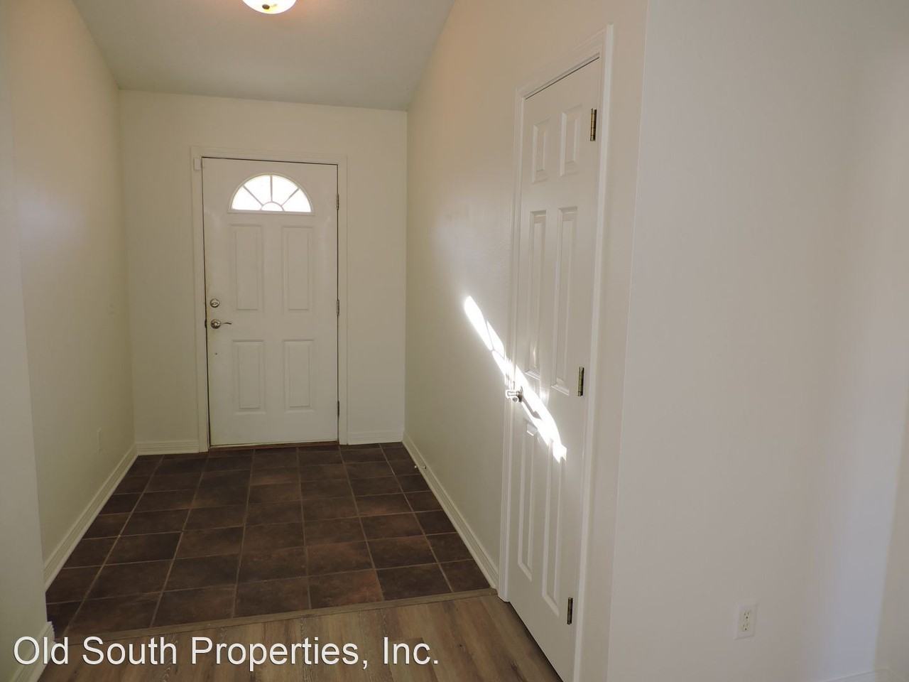587 Batten Blvd - Photo 2 of 24