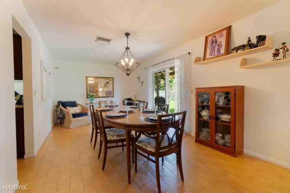 1361 Wyndcliff Dr - Photo 2 of 18