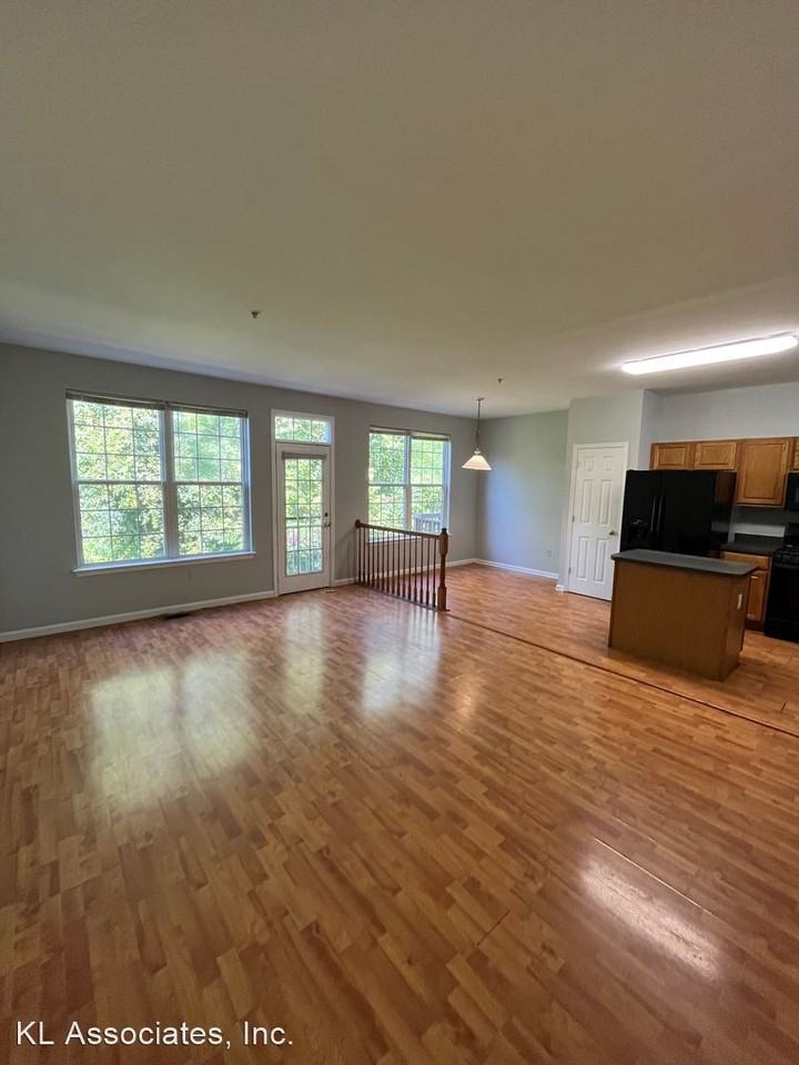 10004 Juniper Dr - Photo 3 of 27