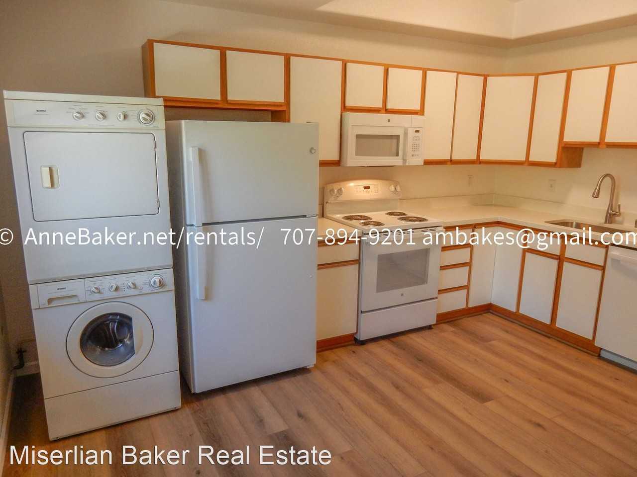 418 W 2nd St - Photo 3 of 22