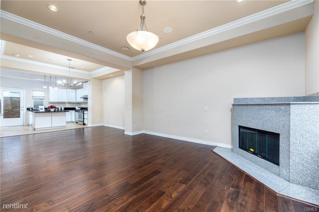 431 N Los Robles Ave #6 - Photo 2 of 10