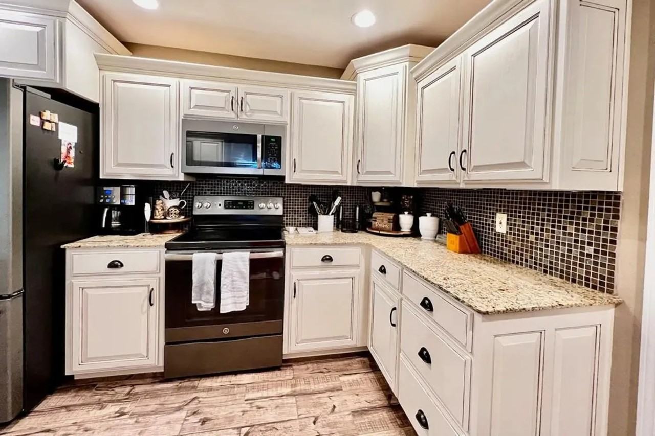 2524 Rolling Green Dr - Photo 3 of 10