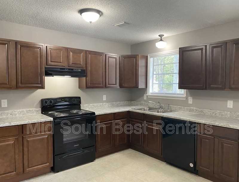 5819 Palo Alto Drive - Photo 3 of 8