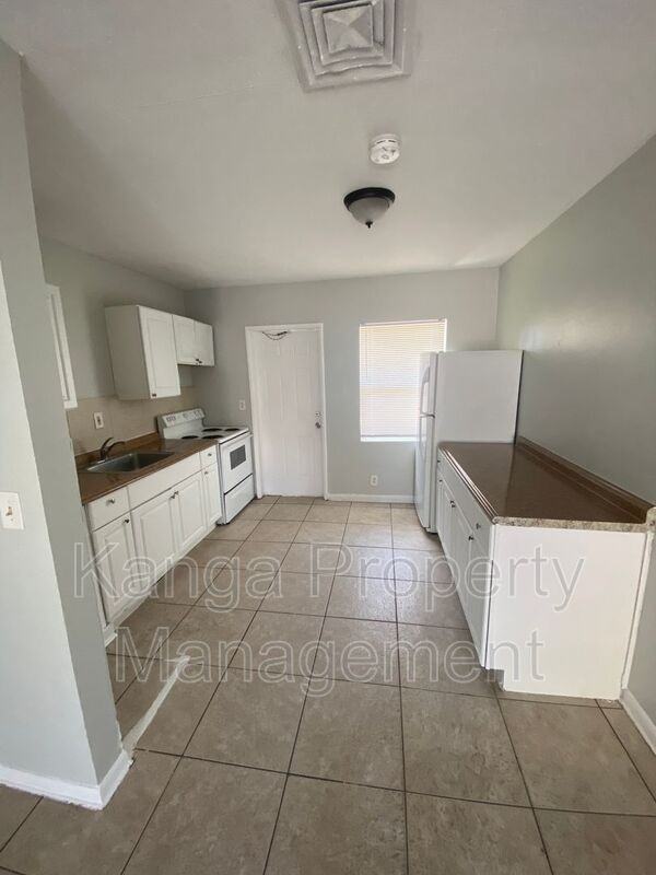 3716 Henry Ave - Photo 3 of 23