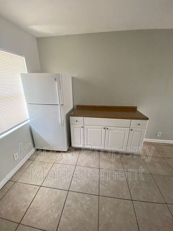 3716 Henry Ave - Photo 5 of 23