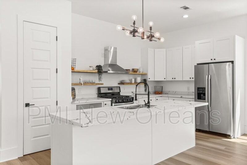 5125 Pauline Dr - Photo 3 of 10