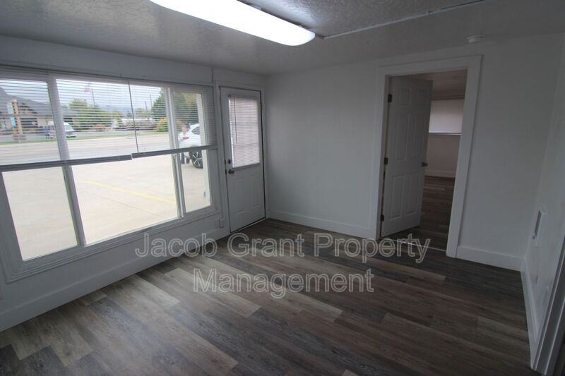 4719 Yellowstone Ave #19 - Photo 5 of 11