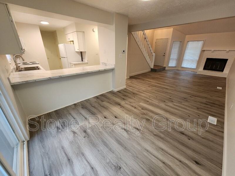 368 White Oak Ln - Photo 3 of 14