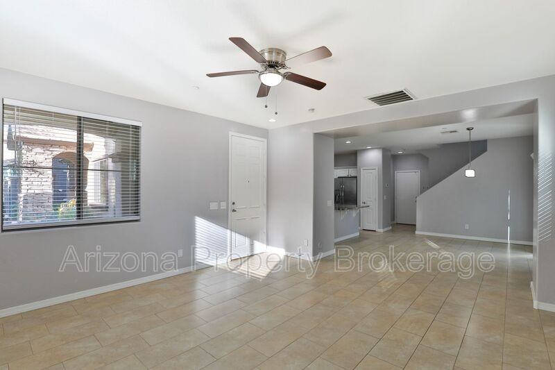 3879 E Santa Fe Ln - Photo 5 of 34