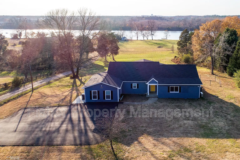 1500 Rustling Cedar Ln - Photo 3 of 31