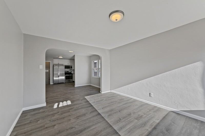 905 Russell Blvd - Photo 3 of 22