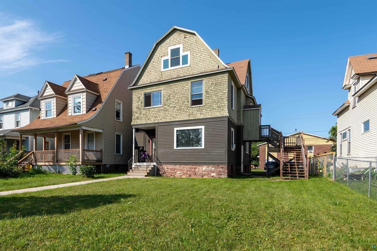 1117 Hammond Ave - Photo 2 of 25