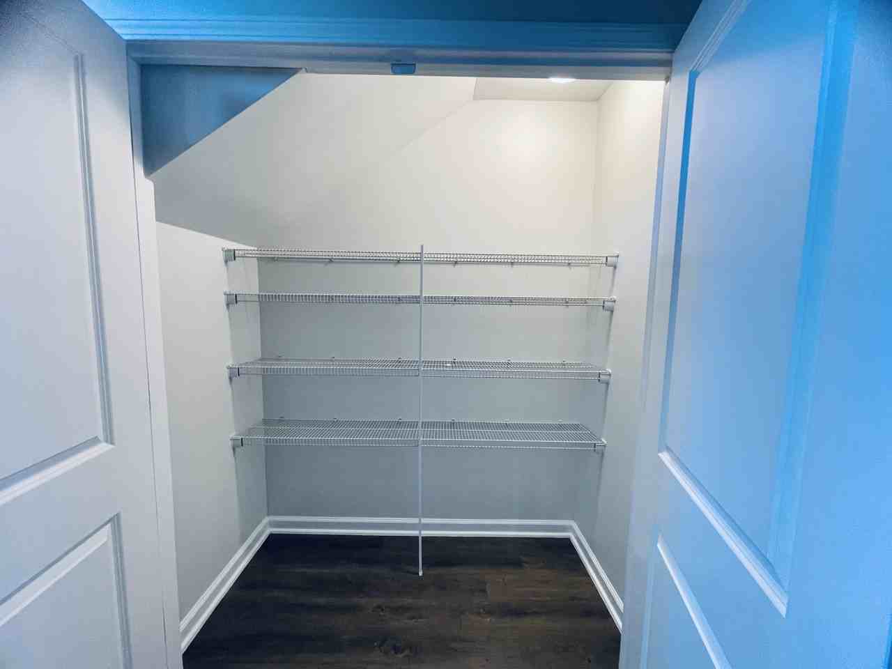 1105 Fairway Ln - Photo 7 of 29