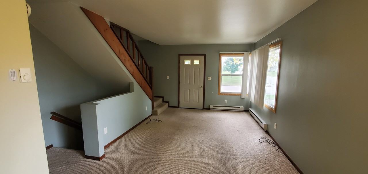 698 W Hudson St Apartments in Mondovi, WI 54755 Zumper