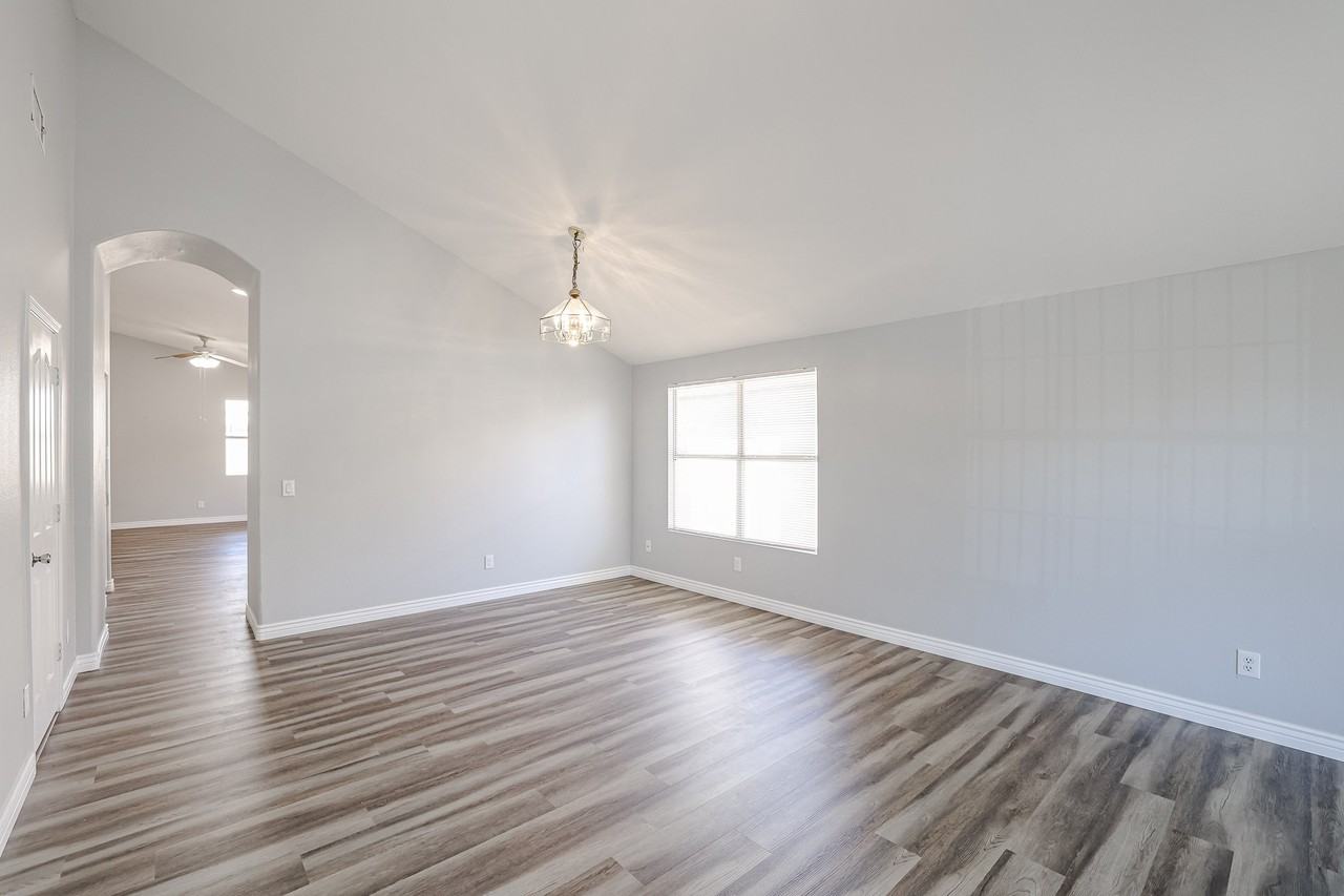 3930 E Harvard Ave - Photo 4 of 32