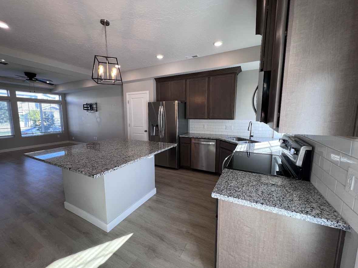 137 E Brushy Canyon St #1 - Photo 4 of 23