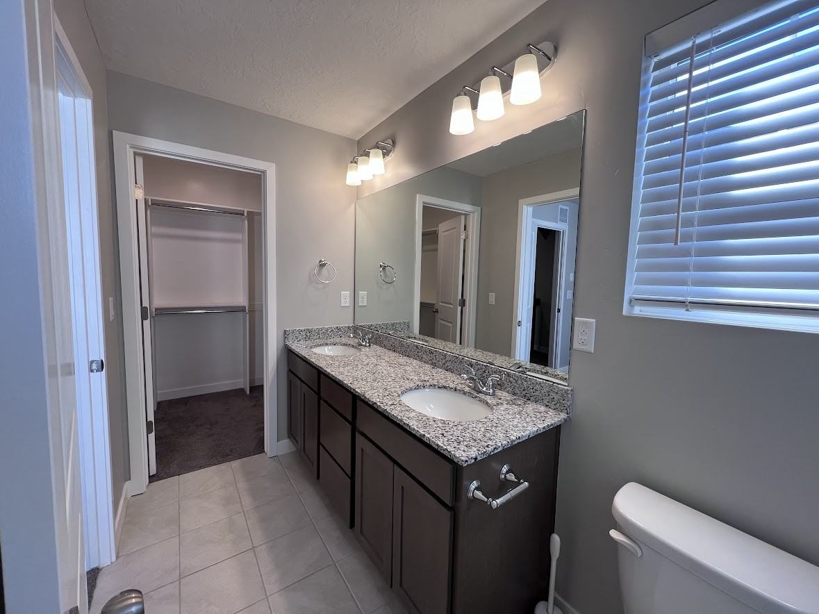 137 E Brushy Canyon St #1 - Photo 7 of 23