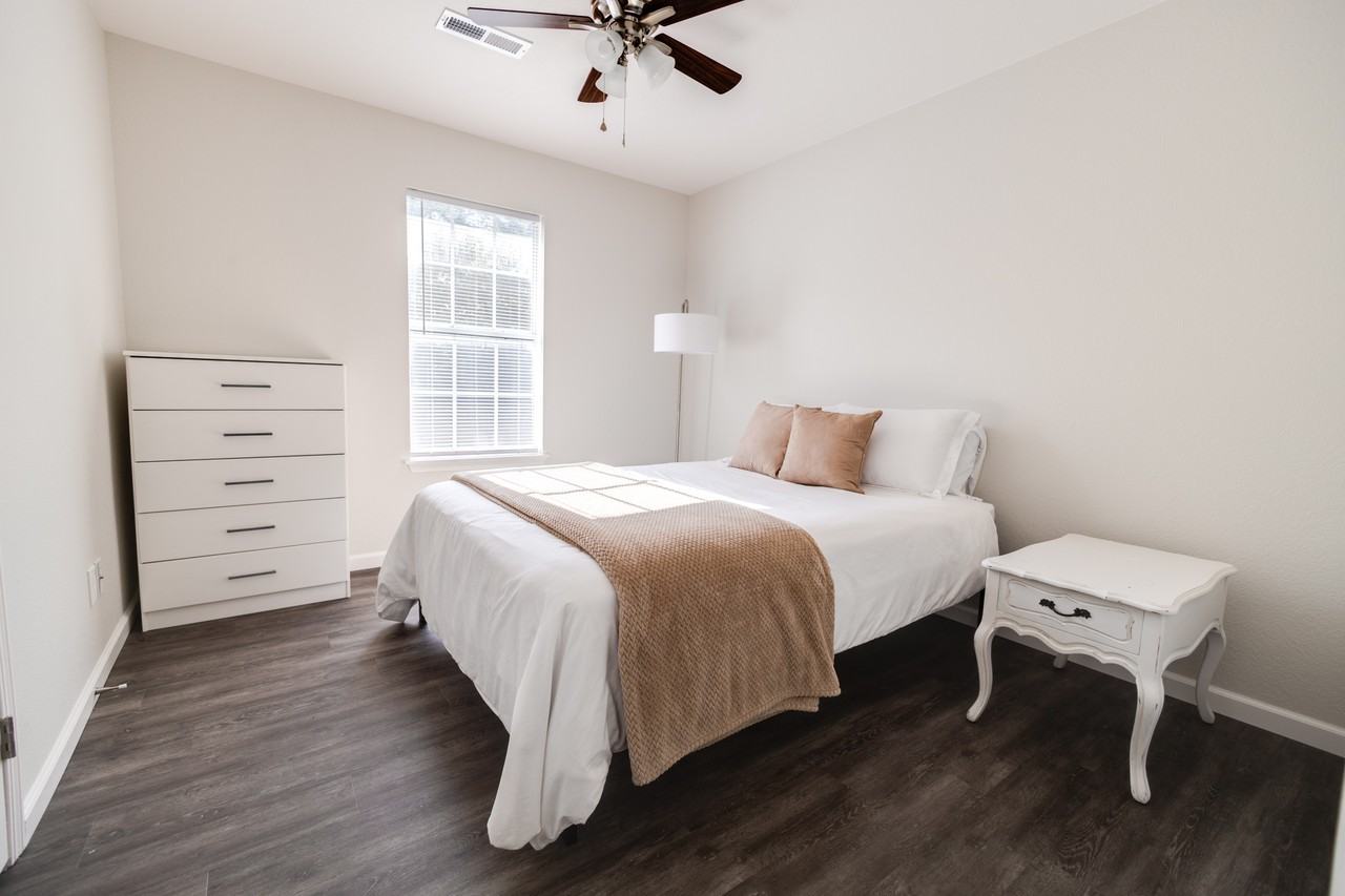 24 Holly Dr #B - Photo 3 of 12