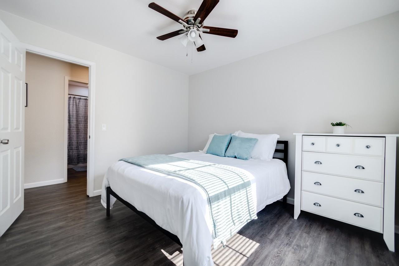 24 Holly Dr #B - Photo 6 of 12