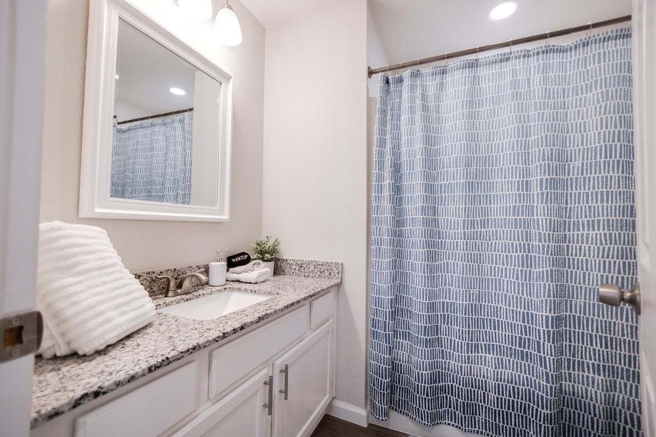 24 Holly Dr #B - Photo 7 of 12