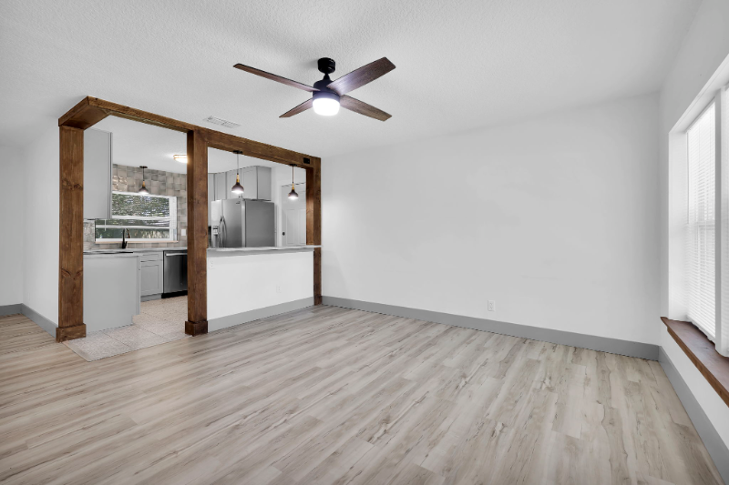 1374 Murray Dr - Photo 6 of 39