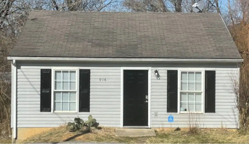 916 Kyle Avenue Northeast - Photo 2 of 13