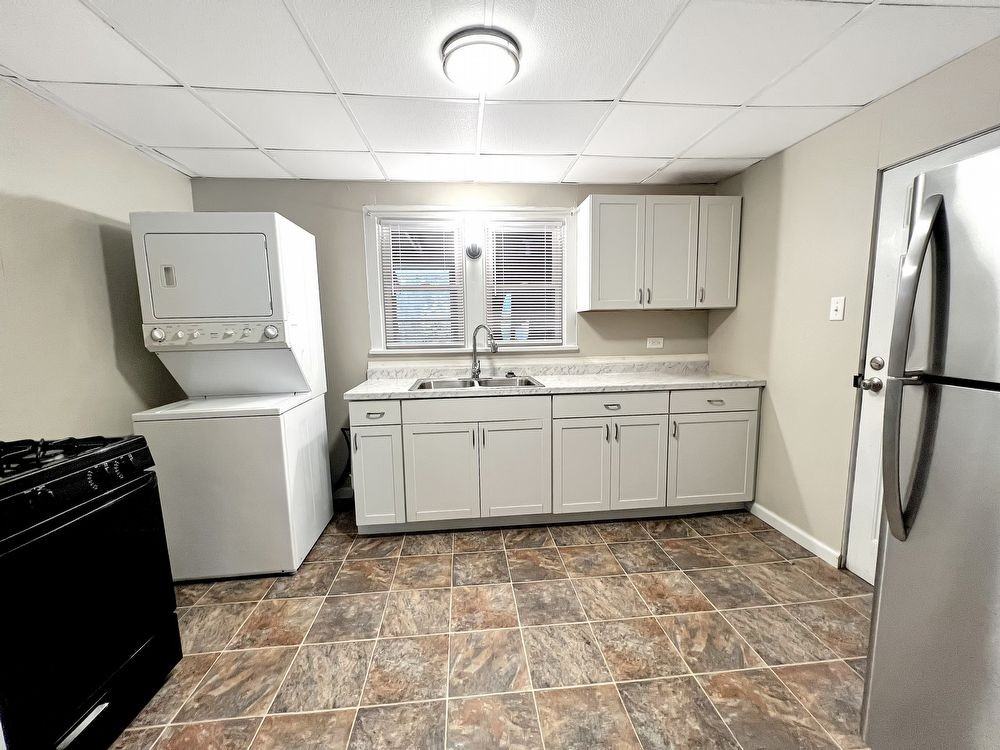 1014 Tucker St - Photo 2 of 13