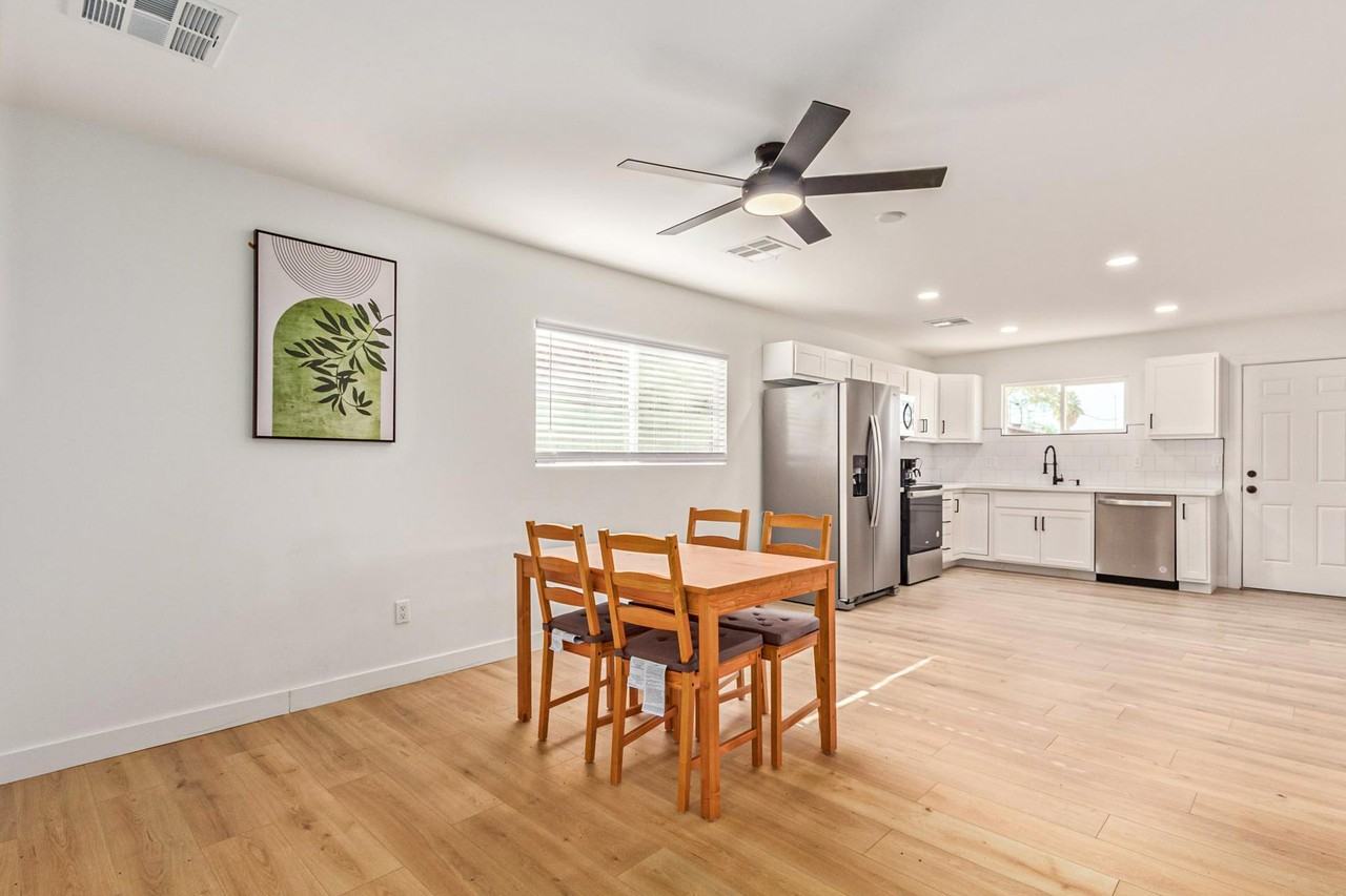 E Monroe St - Photo 3 of 12