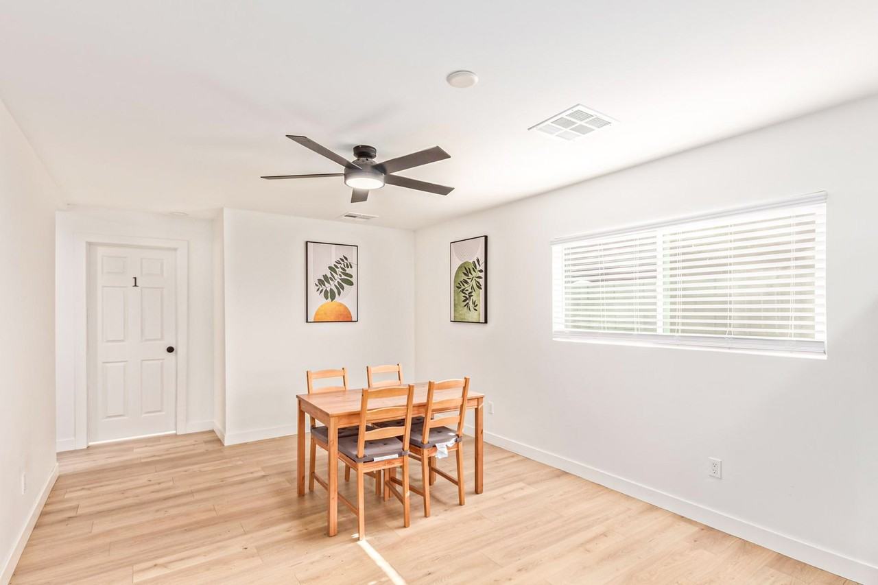 E Monroe St - Photo 5 of 12